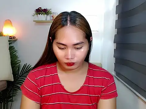 sluttyprincess0 online show from April 19, 2026, 1:38 am