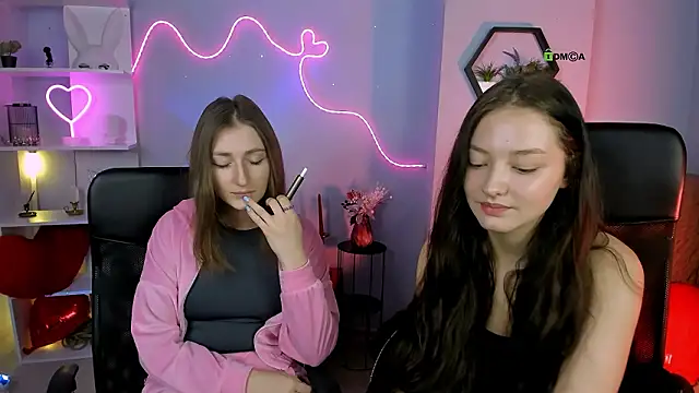 eva smiith  online show from February 5, 2026, 7:13 am