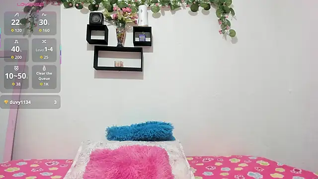 Snapshot of Anni_petite_ chatting on October 19, 2025, 9:59 pm Anni petite online show from October 19, 2025, 9:59 pm
