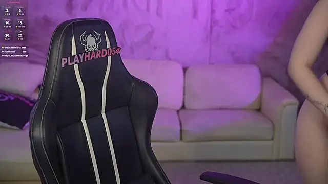 Esmie Smile online show from February 13, 2026, 12:28 am