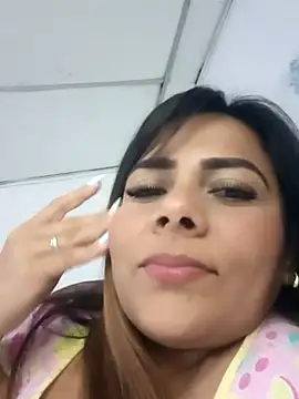 Snapshot of camila_rogue chatting on October 25, 2025, 1:46 am camila rogue online show from October 25, 2025, 1:46 am