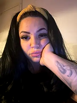 sexybunny18255 online show from October 6, 2025, 7:00 pm