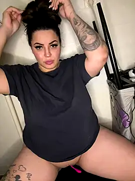 sexybunny18255 online show from January 5, 2026, 8:56 pm