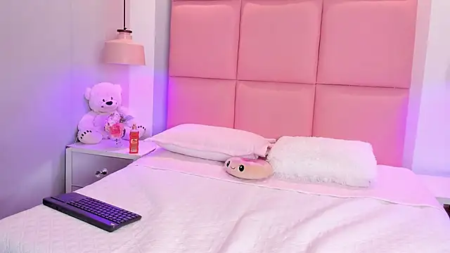 JulianaValencia online show from March 28, 2026, 1:38 am