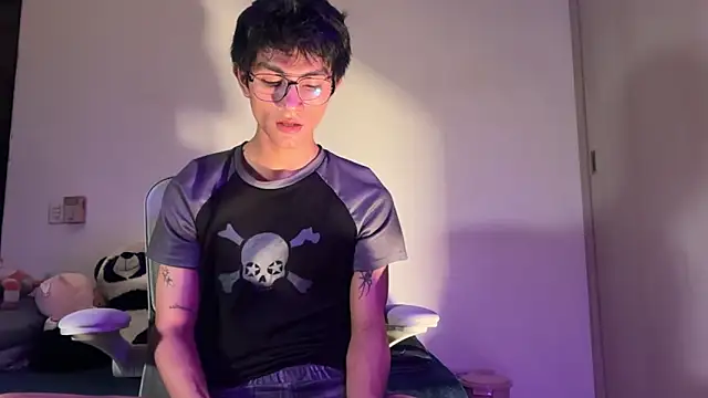 Snapshot of Angel_bunny2 chatting on September 11, 2025, 1:17 am Angel bunny2 online show from September 11, 2025, 1:17 am