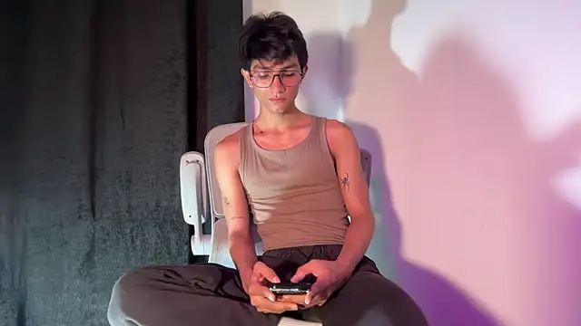 Snapshot of Angel_bunny2 chatting on November 11, 2025, 3:39 am Angel bunny2 online show from November 11, 2025, 3:39 am