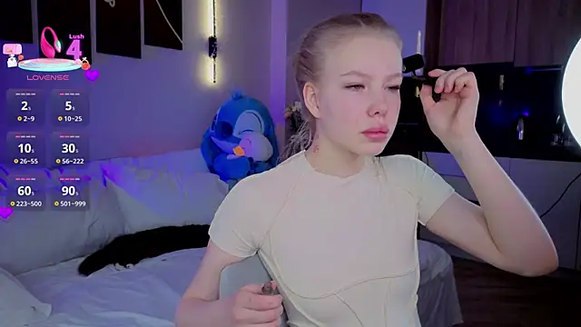 emilyshepar d online show from April 6, 2026, 2:42 am