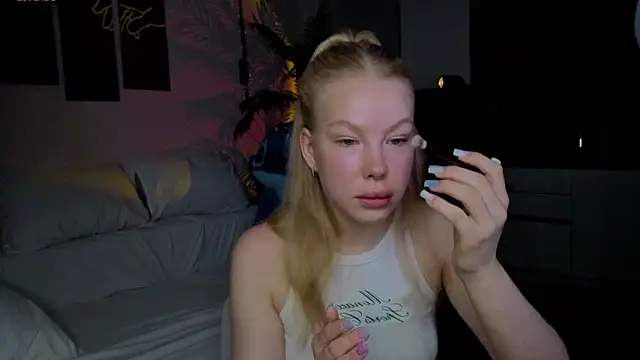 emilyshepar d online show from May 15, 2026, 2:18 am