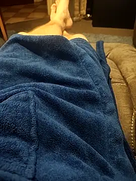 Snapshot of hubbyfun19 chatting on January 18, 2026, 6:28 am hubbyfun19 online show from January 18, 2026, 6:28 am