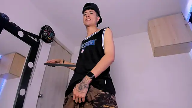 Mateo Escobar online show from September 20, 2025, 4:08 pm