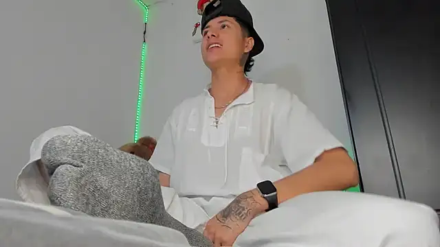 Mateo Escobar online show from December 3, 2025, 10:30 pm