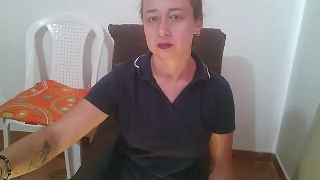 Milf Valeria online show from May 27, 2026, 3:53 pm