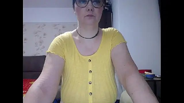 Mary x online show from February 4, 2026, 3:45 am