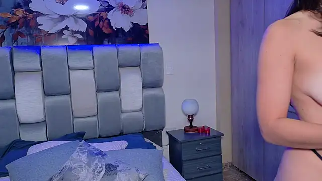 Snapshot of saramikaelson chatting on September 12, 2025, 10:54 pm saramikaelson online show from September 12, 2025, 10:54 pm