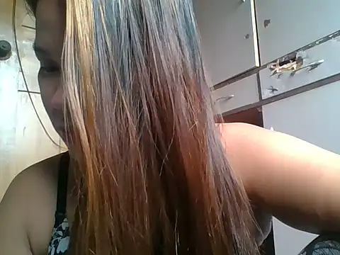 Snapshot of Bhubbles888 chatting on February 18, 2026, 4:52 am Bhubbles888 online show from February 18, 2026, 4:52 am