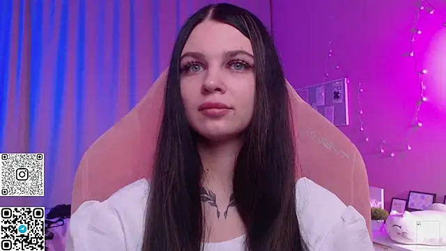 Michela Fruet online show from May 12, 2026, 1:03 am