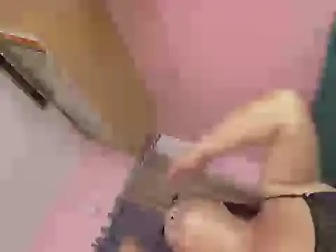 Snapshot of fallen_angel08 chatting on October 5, 2025, 8:18 pm fallen angel08 online show from October 5, 2025, 8:18 pm