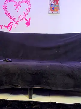 Snapshot of Valen_G111 chatting on October 19, 2025, 5:46 pm Valen G111 online show from October 19, 2025, 5:46 pm