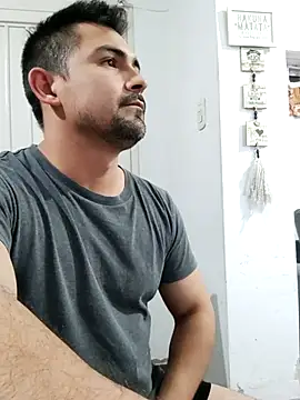 Bradd 32 online show from September 20, 2025, 3:07 am