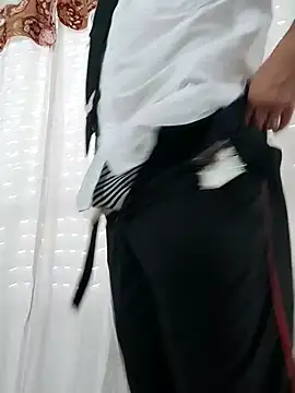 Snapshot of Bradd_32 chatting on February 9, 2026, 11:47 am Bradd 32 online show from February 9, 2026, 11:47 am