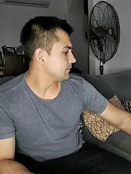 Bradd 32 online show from April 10, 2026, 2:50 am