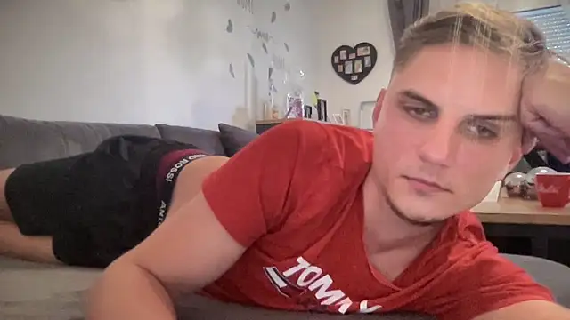 Snapshot of Sweetbooy90 chatting on October 11, 2025, 1:09 pm Sweetbooy90 online show from October 11, 2025, 1:09 pm