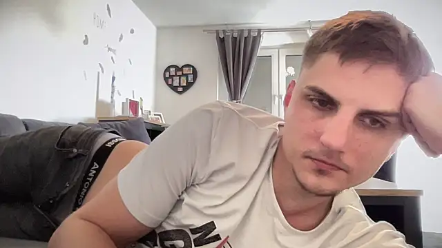 Sweetbooy90 online show from March 21, 2026, 11:26 am