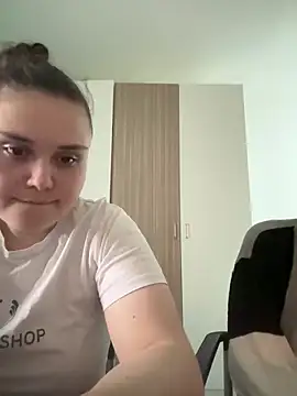 FemmeAffair online show from February 5, 2026, 7:29 pm