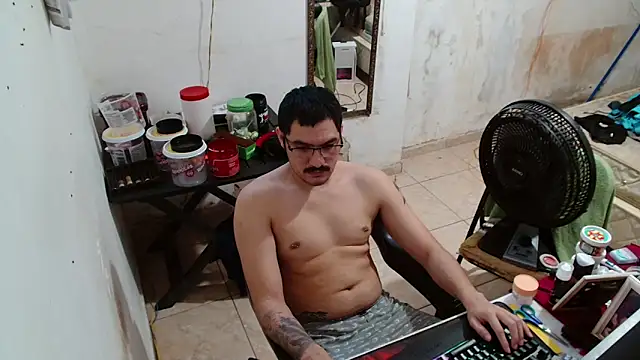 Leonino231 online show from December 17, 2025, 4:13 pm