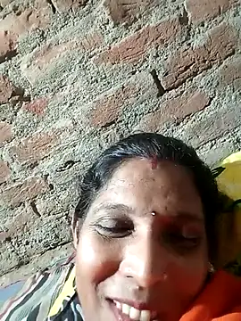 Snapshot of Savita992 chatting on September 9, 2025, 5:12 pm Savita992 online show from September 9, 2025, 5:12 pm