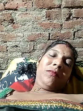 Snapshot of Savita992 chatting on September 10, 2025, 5:24 pm Savita992 online show from September 10, 2025, 5:24 pm