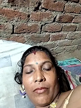 Snapshot of Savita992 chatting on September 18, 2025, 6:32 pm Savita992 online show from September 18, 2025, 6:32 pm