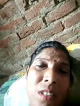 Snapshot of Savita992 chatting on September 25, 2025, 7:06 pm Savita992 online show from September 25, 2025, 7:06 pm