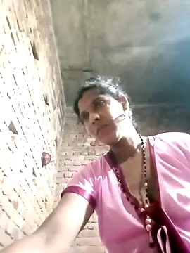 Snapshot of Savita992 chatting on September 28, 2025, 12:05 am Savita992 online show from September 28, 2025, 12:05 am