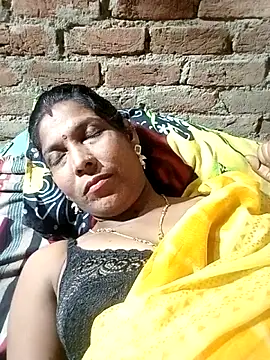 Snapshot of Savita992 chatting on September 28, 2025, 4:34 pm Savita992 online show from September 28, 2025, 4:34 pm