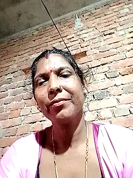 Snapshot of Savita992 chatting on October 3, 2025, 2:41 am Savita992 online show from October 3, 2025, 2:41 am