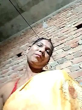 Snapshot of Savita992 chatting on October 3, 2025, 2:47 pm Savita992 online show from October 3, 2025, 2:47 pm