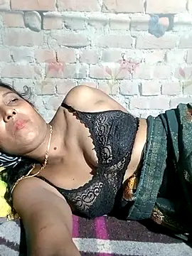 Snapshot of Savita992 chatting on October 4, 2025, 11:47 pm Savita992 online show from October 4, 2025, 11:47 pm