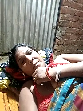 Snapshot of Savita992 chatting on October 8, 2025, 10:51 pm Savita992 online show from October 8, 2025, 10:51 pm