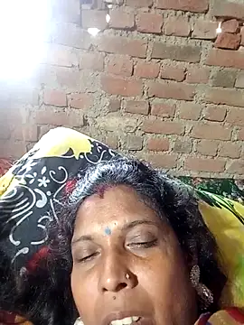 Snapshot of Savita992 chatting on October 11, 2025, 10:03 am Savita992 online show from October 11, 2025, 10:03 am