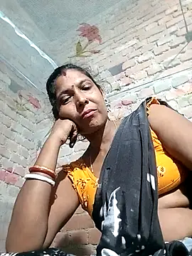 Snapshot of Savita992 chatting on October 14, 2025, 5:14 pm Savita992 online show from October 14, 2025, 5:14 pm