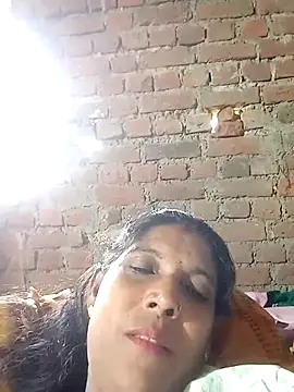 Snapshot of Savita992 chatting on October 15, 2025, 6:57 am Savita992 online show from October 15, 2025, 6:57 am