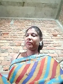 Snapshot of Savita992 chatting on October 16, 2025, 7:42 am Savita992 online show from October 16, 2025, 7:42 am