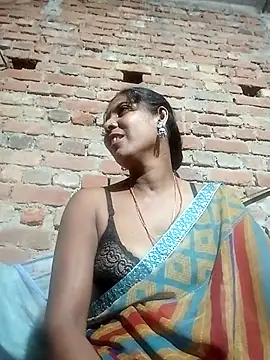 Snapshot of Savita992 chatting on October 16, 2025, 10:44 pm Savita992 online show from October 16, 2025, 10:44 pm
