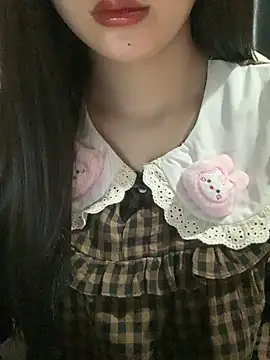 Linhtruong  online show from December 16, 2025, 4:28 am