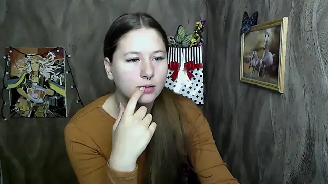 Snapshot of Linda_S_ chatting on September 13, 2025, 5:18 am Linda S  online show from September 13, 2025, 5:18 am