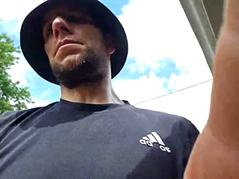 sloppytopkins online show from April 28, 2026, 6:35 pm