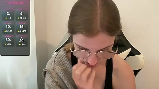 BustyKellyXXX online show from October 2, 2025, 9:27 am