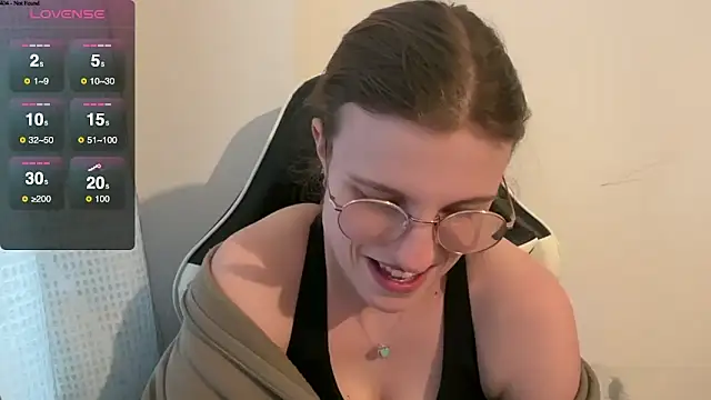 BustyKellyXXX online show from February 13, 2026, 4:36 pm