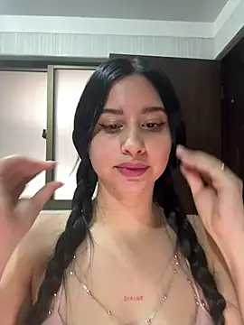 lucy grey25 online show from March 19, 2026, 7:40 pm